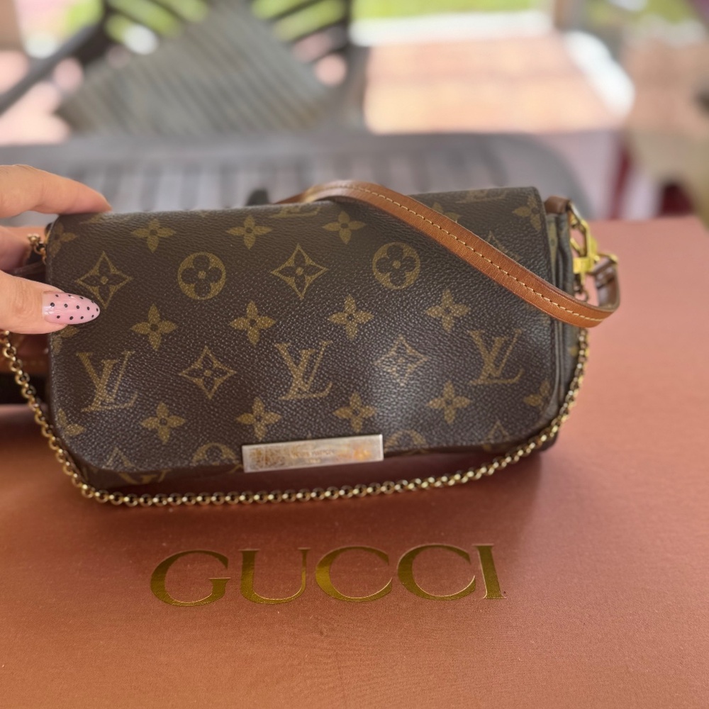 LV Monogram Favorite MM - Picture 1 of 3